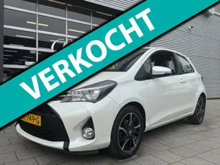 Toyota Yaris 1.3 VVT-i Dynamic - Navigatie I Sport velgen I Xenon I Achteruitrij Camera I Sport pakk