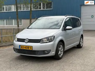 Volkswagen Touran 1.2 TSI Easyline 7persoons! Navi! PDC! APK!
