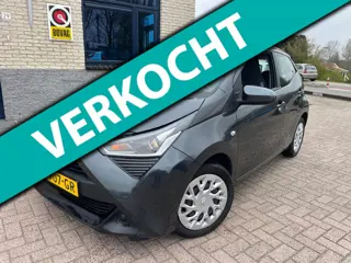 Toyota Aygo 1.0 VVT-i x-play- camera-carplay- NL auto