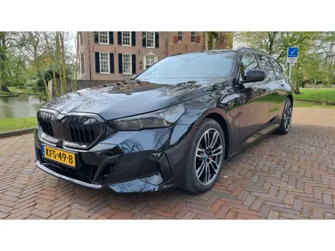 BMW 5-serie Touring 550e xDrive Adaptieve Cruisecontrole - M Sportpakket - Travel Pack - M Sportpakk