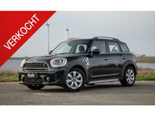 Mini Countryman 1.5 Cooper S E ALL4 Essential CAMERA / NAVI / CARPLAY / AIRCO / ZWART / STOELVERWARM