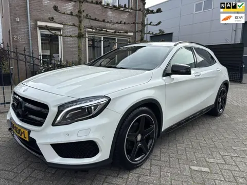 Mercedes-Benz GLA-klasse 180 AMG Night Edition Plus / 1e eigenaar