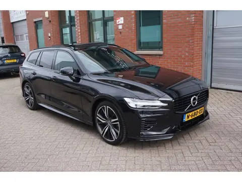 Volvo V60 2.0 T6 Recharge AWD R-Design 2022 PANO !