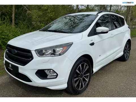 Ford KUGA 1.5 EcoBoost ST Line 2017 NAVI CAMERA TREKHAAK APPLE CARPLAY