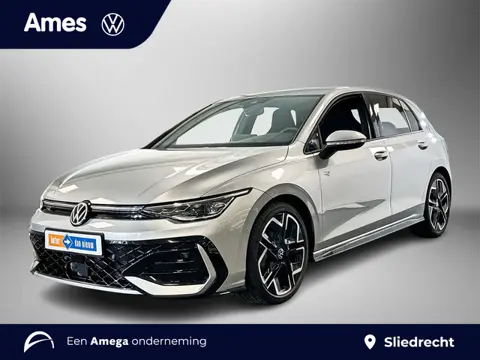 Volkswagen Golf 1.5 eTSI 150pk DSG R-Line Edition | Dodehoeksensoren | Matrix LED | Stuurverwarming