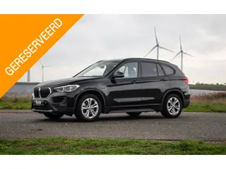 BMW X1 xDrive25e Executive CAMERA / CARPLAY / HEAD UP DISPLAY / LEDER / LED / CRUISE CONTROLE / STOE