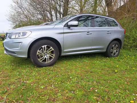 VOLVO XC60 2.0 D4 FWD 181 Pk Momentum Leder Nav Stoelverw. Pdc