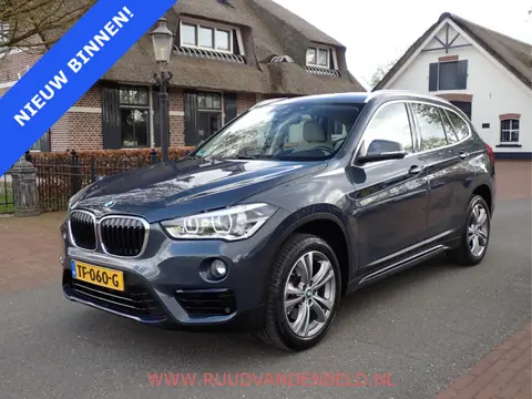 BMW X1 2.0i / SPORTLEER / HEAD-UP / TREKHAAK (bj 2018)