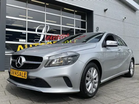 Mercedes-Benz A-klasse 180 BlueEFFICIENCY URBAN - Navigatie I Airco I PDC I LED I Sport interieur I 