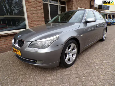BMW 5-serie 525i Business Line Automaat / Leder / Navi