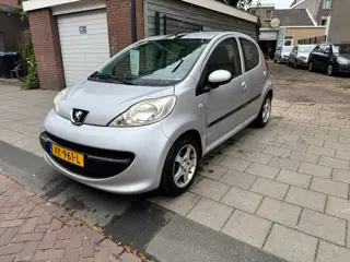 Peugeot 107 1.0-12V XS Benzine Handgeschakeld 5deurs Rijdt schakelt top!