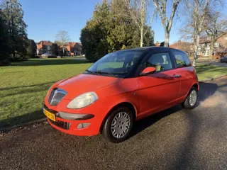 Lancia Ypsilon 1.2 Argento APK 17-12-2026 (bj 2006)