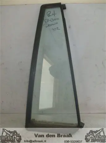 Mazda Demio 1998-2003 Scheerruit portier rechts achter