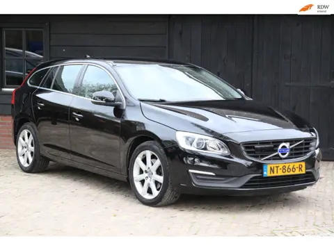 Volvo V60 1.5 T2 Nordic+ Xenon/parkeersensor/Navigatie/stoelverwarming/Apk 04-2027