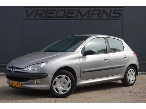 Peugeot 206 1.4 XT