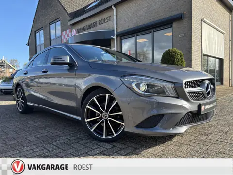 Mercedes-Benz CLA-Klasse 200 Automaat AMG-Line Sport interieur / Xenon / Navigatie