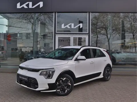 Kia Niro EV DynamicLine 64.8 kWh | Navigatie | Stoel/Stuur verwarming | Camera | Adaptieve Cruise Co