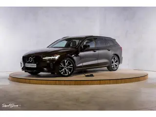 Volvo V60 2.0 T6 Recharge AWD R-Design Plug-in Hybrid | Panorama dak | Zwenkbare trekhaak | Memory |