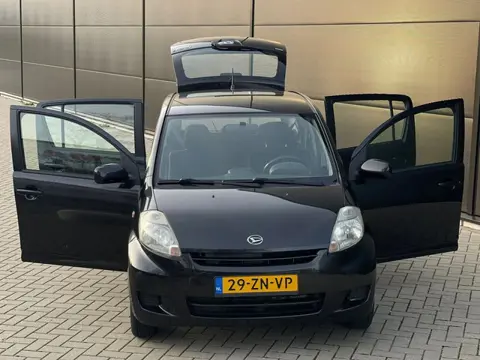 Daihatsu Sirion 2 1.0-12V Premium