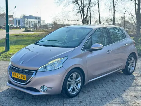 Peugeot 208 1.4 VTi Allure NAVI/NAP/APK 6-27