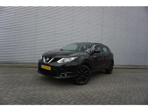 Nissan QASHQAI 1.2 Acenta Climate / Navi / Cruise / Camera / Parkeers. / Trekhaak / Lm velgen