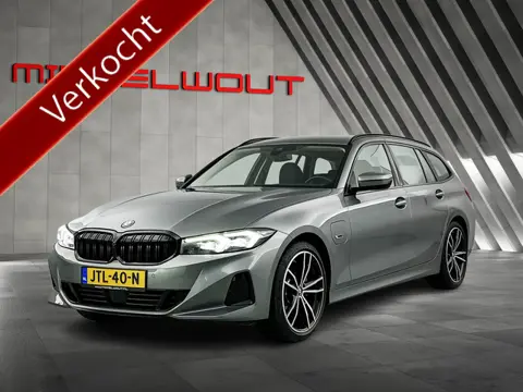 BMW 3 Serie Touring 320e Shadow-Line Elek.Trekhaak/Ad.Cruise/Leder/HUD/19'LMV