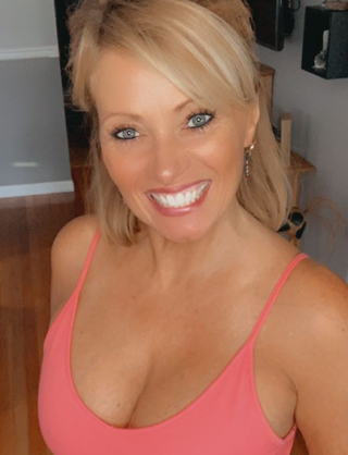 Onzekere vrouw zoekt lichamelijk contact