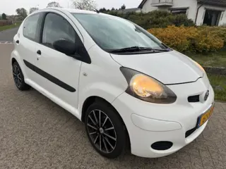 Toyota Aygo 1.0-12V Access (bj 2010)