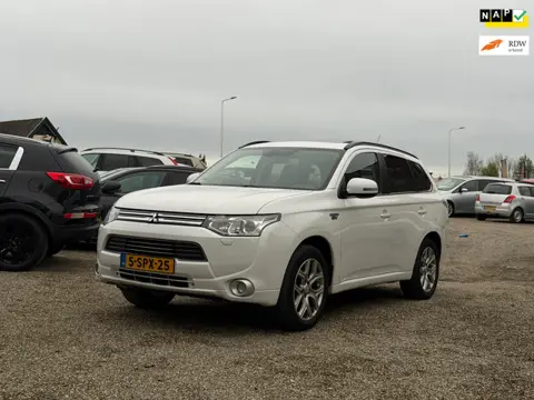 Mitsubishi Outlander 2.0 PHEV Instyle+ 1e Eig Dealer Onderhouden LPG G3 Adaptief Cruise