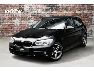 BMW 1-serie 118i Executive Automaat 5 deurs / Navigatie / LED / 17 Inch / Climate Control / Bluetoot