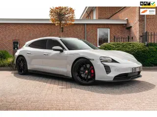 Porsche Taycan Sport Turismo | Krijt grijs | Pano | Sport design | Luchtvering | 21'' GTS
