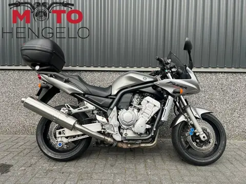 Yamaha FZS 1000 FAZER (bj 2003)