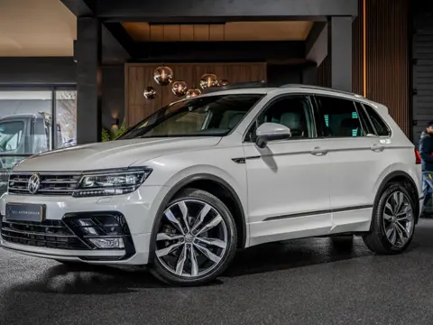 Volkswagen Tiguan 1.4 TSI ACT Comfortline Business R Pano|Camera|R-Line|Virituele