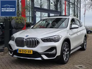 BMW X1 xDrive25e Business Edition Plus | Panodak | Navigatie | Climate Control | Cruise Control | 18