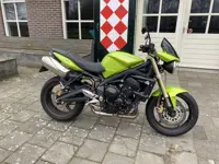 Triumph STREET TRIPLE 675 (bj 2009)