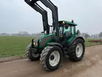 Valtra C110 Trekker met voorlader (bj 2005)