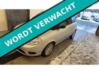 Lancia Ypsilon 1.4-16V 95pk Automaat 2e eigenaar Clima Trekhaak