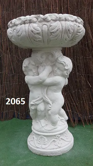 Gruppo carpi plantenbak. nr 2065.