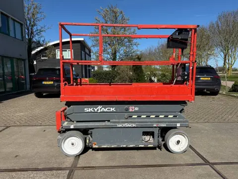 Skyjack SJ 3220 Schaar hoogwerker 8 meter (bj 2019)