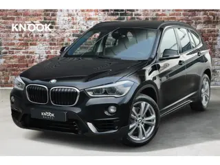 BMW X1 sDrive18i Executive Sport Line Automaat / Navigatie / LED / 18 Inch / Parkeersensoren voor+ac