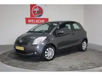 Toyota Yaris 1.3 VVTi Sol, 1e Eigen. NL, Lage km stand, Airco, all season banden, radio cd, isofix, 