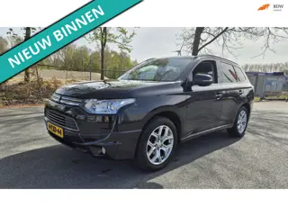 Mitsubishi Outlander 2.0 PHEV Instyle+ goedkoper rijden kan bijna niet inst auto met apk