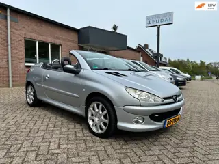 Peugeot 206 CC 1.6-16V Roland Garros // APK 9-4-2027 !!