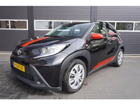 Toyota Aygo X 1.0 VVT-i MT Play Airco/Cruise/Carplay/Achteruitrijcamera/Rijstrooksensor