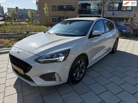 Ford Focus 1.0 EcoBoost | ST Line X Business | Head Up Display | Stoel en Stuurverwarming