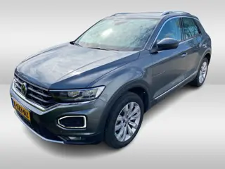 Volkswagen T-Roc 1.5 TSI Sport / Trekhaak / Camera / Virtual Cockpit / Keyless / 17'' / CarPlay / St