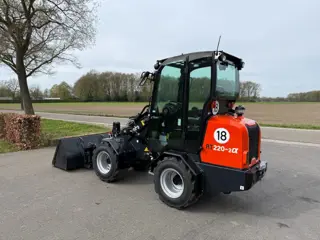 Kubota RT220 Giant G2300 HD xtra shovel nieuw ongebruikt