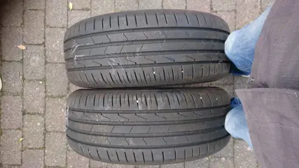 Band Hankook 225-60-16 ongeveer 5000 km gebruikt.