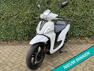 SYM Symphony ST 45km E5 Scooter WHITE BETAAL met in3