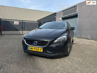 Volvo V40 2.0 D3 Summum Clima Cruise Navi PDC LM-Wielen Xenon APK NAP.